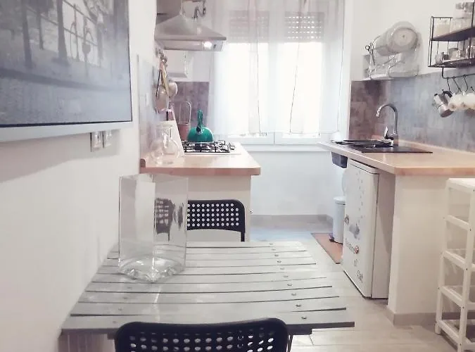 Апартаменты White *